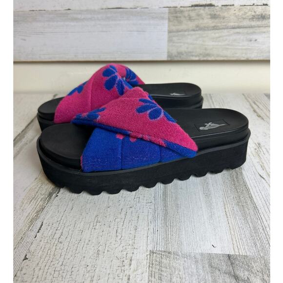 Rocket Dog Women’s 7 Pink Blue Terrycloth Floral Crisscross Slippers Shoes New - Picture 1 of 7